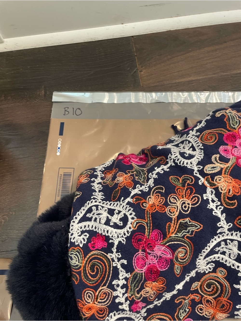 Jessica McClintock Navy Floral Paisley Shawl with Blue Faux Fur Collar - Picture 6 of 6